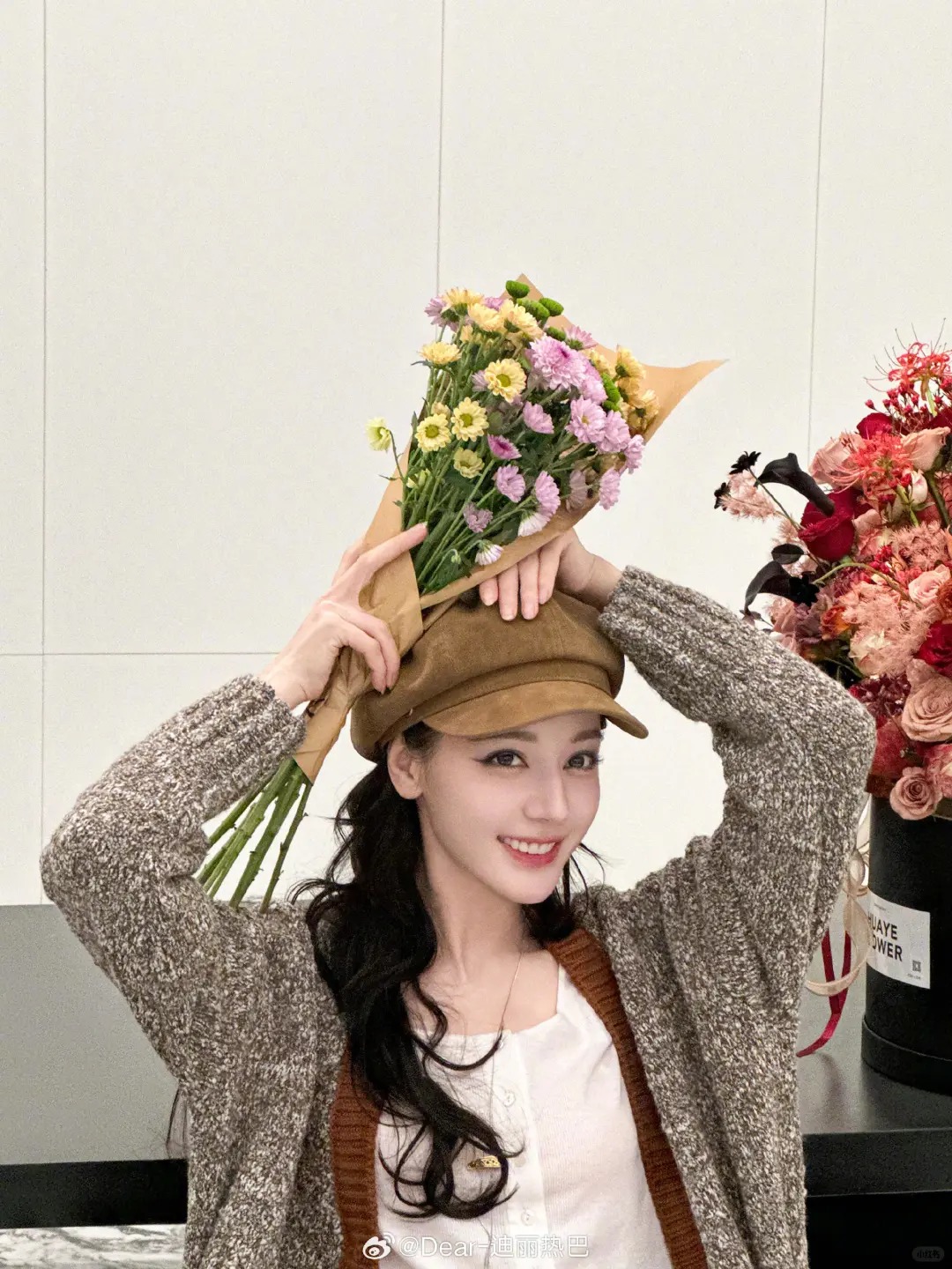 迪丽热巴是硬美 甜甜的微笑真抵挡不住