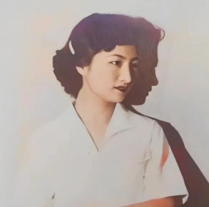 1978年，一伙人突然闯入一户农家，将张春莲带走，正当张春莲的丈夫一头雾水的时候