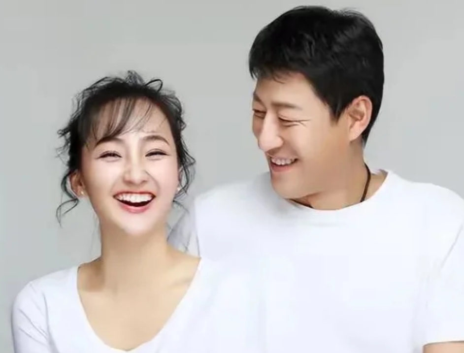 两人因戏生情，婚后6年生3胎