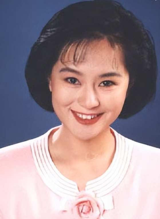 1999年，鞠萍向丈夫提出了离婚，丈夫同意离婚，却让她二选一，孩子和财产只能带走