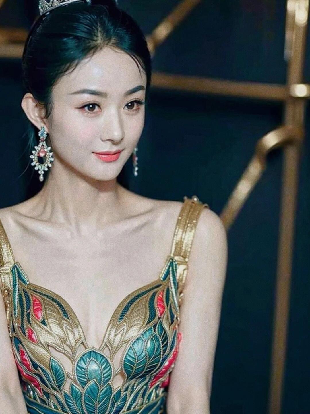 俏丽的孔雀公主——赵丽颖