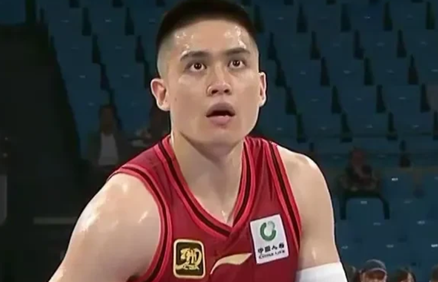 北汽男篮105-101广东男篮，这一战彻底让球迷认清了以下三位球员。
1、杜润旺