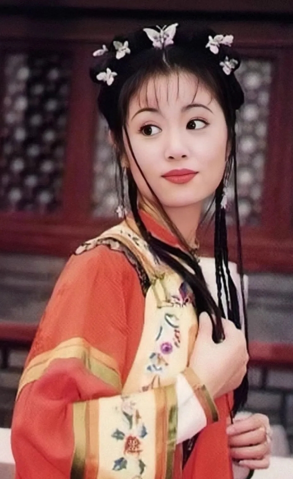 20多年前，琼瑶力排众议，冒着还珠格格被毁的风险，留下了演技被质疑的林心如，只为