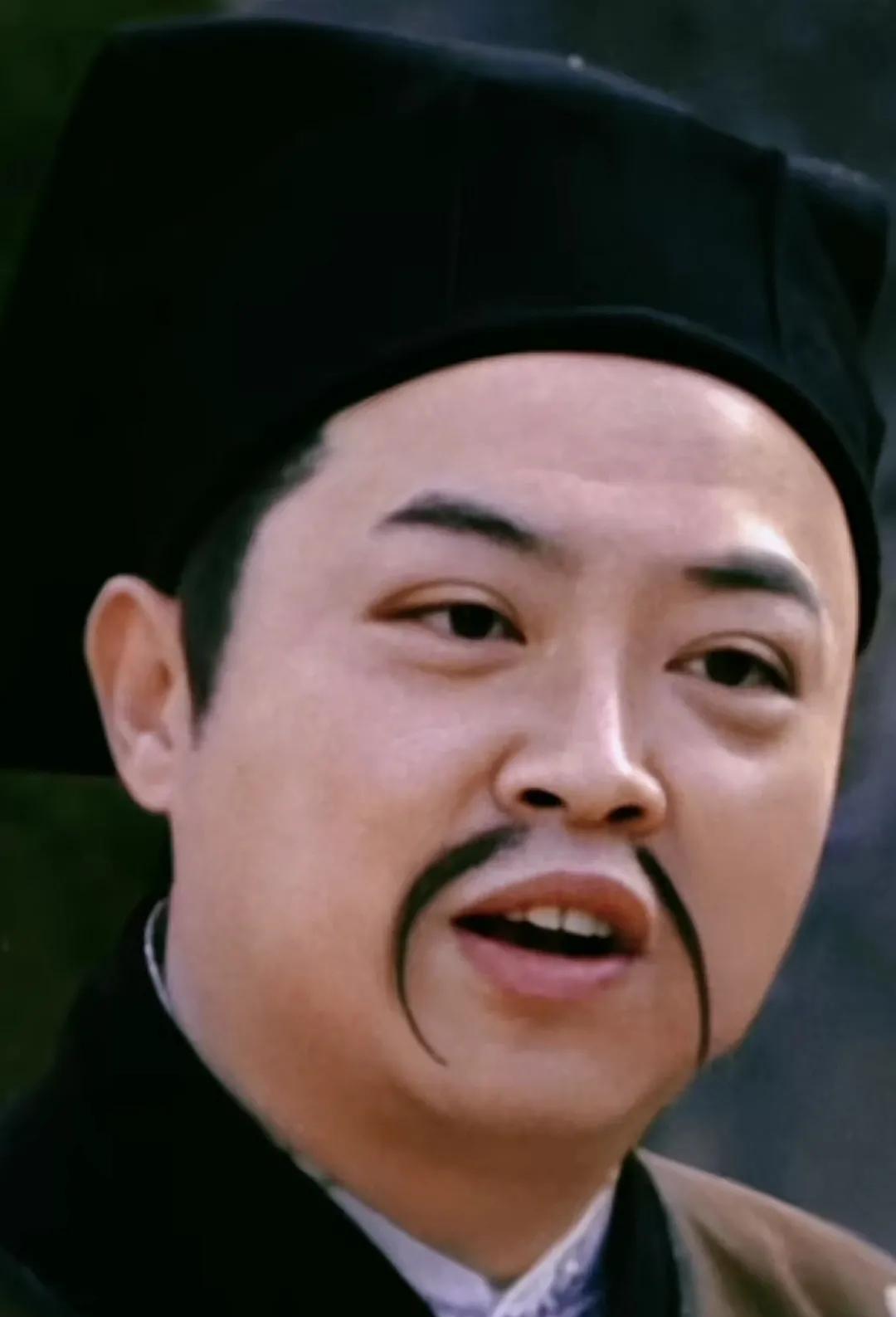 原来他51岁就去世了！记得他演过很多金庸武侠剧
他于80年代加入TVB，虽然长得