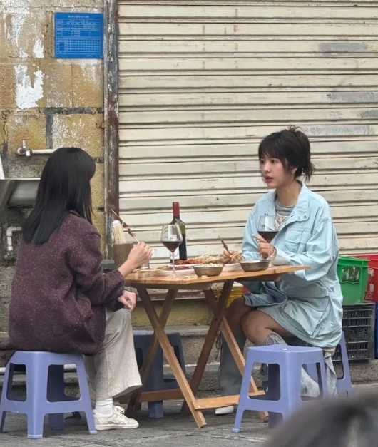 吃个路边摊还搞的这么有仪式感