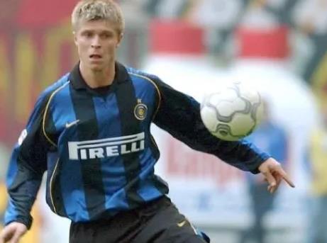 又到蓝鹰国米PK时？
本轮意甲国米将客场迎战拉齐奥，老球迷应该又勾起了很多回忆。