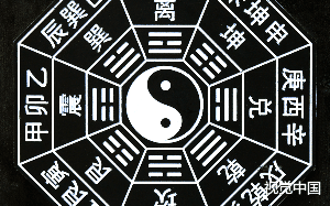 村支书家祖坟被刨的那天，老娘死了老爹瘫了