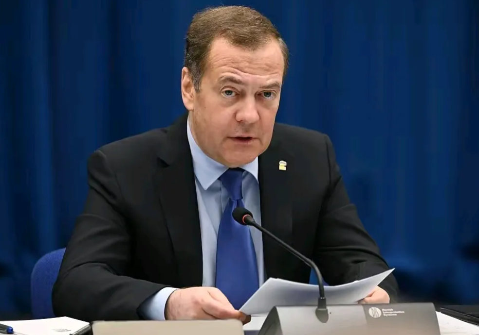 刚刚梅德韦杰夫一句话，让泽连斯基欲哭无泪，让美西方胆寒……
当地时间9月14日，