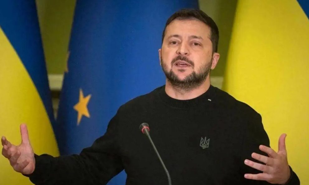 泽连斯基突然就出手了！
虽然乌军节节败退，但是泽连斯基夷然不惧，直接突然出手，签