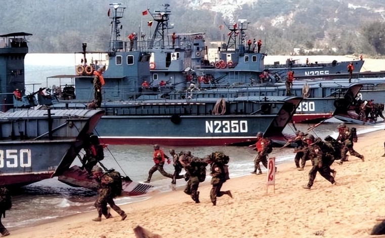 当咱们国家发生重大天灾时，为什么其它国家没有趁虚而入？

就这么说吧，其他国家并