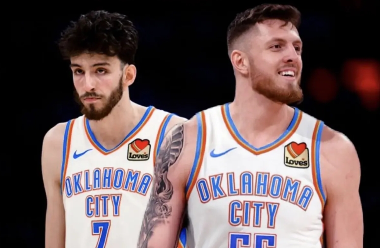 谁能想到，这竟然是联盟第一雷霆队第一次以完整的阵容出现。
上赛季雷霆队排名西部第