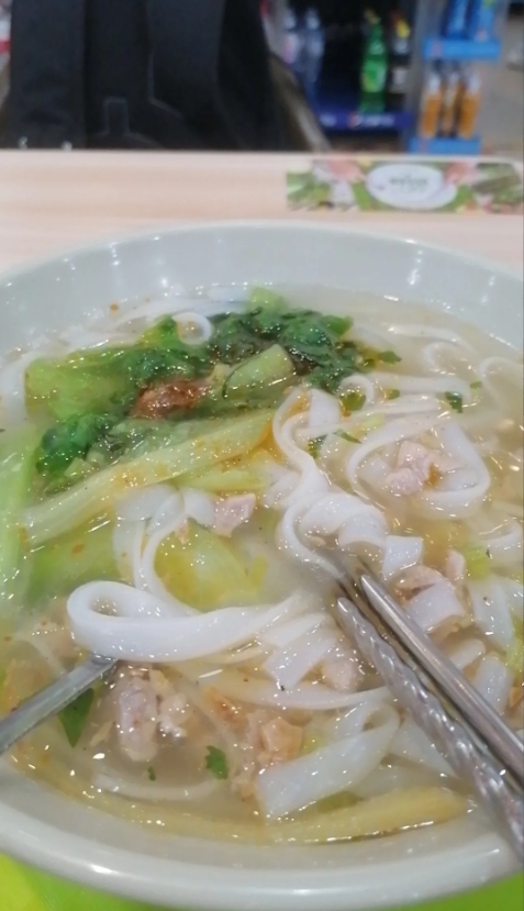 中秋佳节最想念的人当然是亲人啦。

现在离中秋节又近了一步，很难过这个中秋节不能