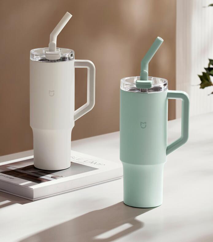 小米在自家有品商城众筹上架一款“米家吸管杯”，可选“奶油白”、“薄荷绿”两种配色