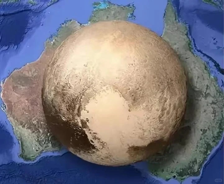 冥王星居然比澳洲还小
根据新视野号传回的最新数据，人类第一次确定了冥王星的大小：