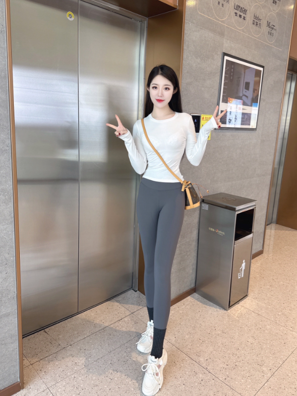 #开春搭配 #极简穿搭 #初春新款 #谁穿谁好看系列