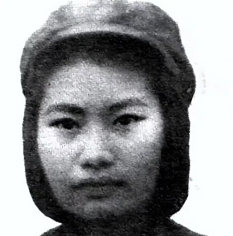 1939年，一个女八路每天被日军严刑拷打，只剩下最后一口气了。然而一个汉奸还不肯