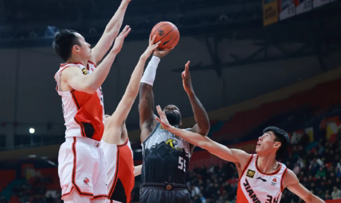 吉林大胜江苏93-70，基兹林克全能表现18+7，江苏四连败颓势难止