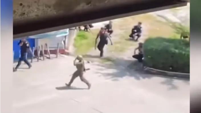 木姐打击电诈，电诈园区枪声不断

9月23日上午，木格明格拉木姐院内九层楼建筑以