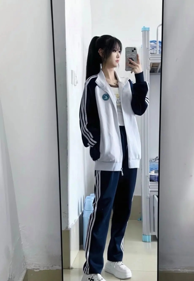 这真是高中生？！哈哈哈哈 [大笑][大笑][大笑][大笑][大笑]