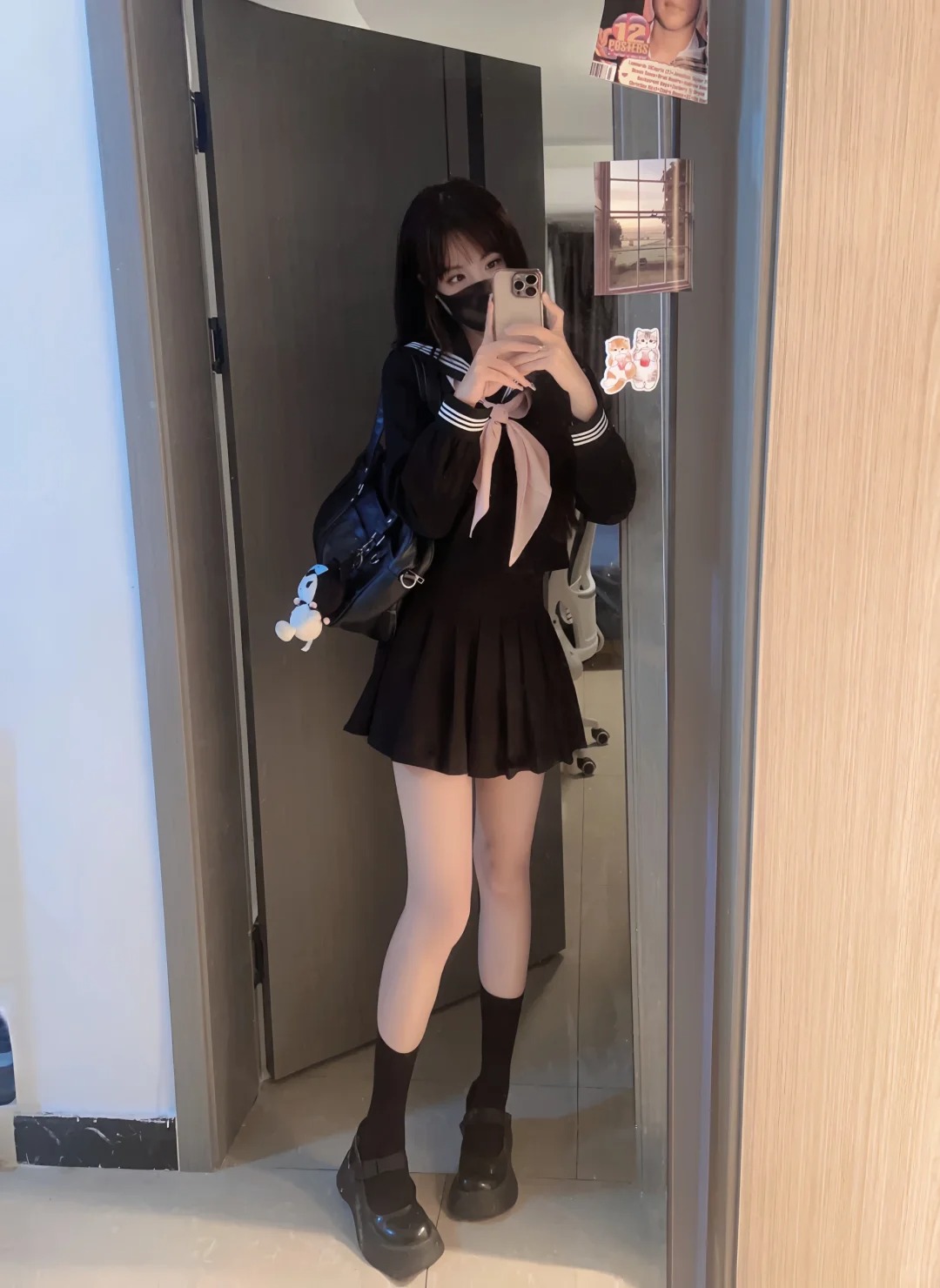 虽然35了但还是可以穿水手服