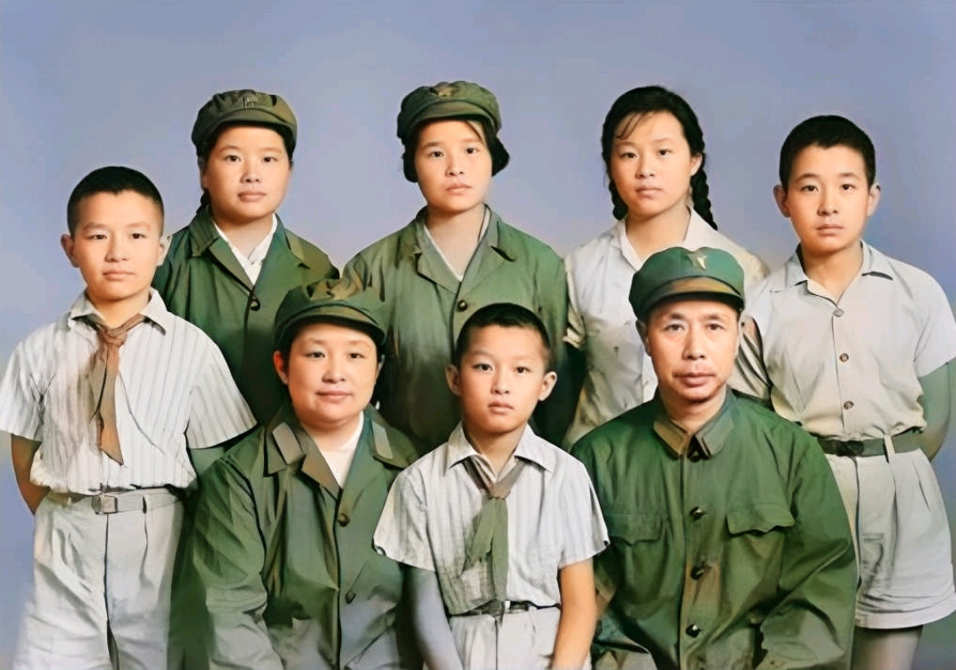 50年代，金一南将军的罕见童年照