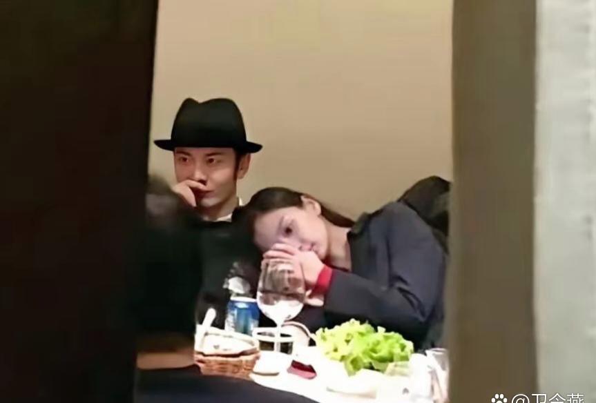 黄晓明以前真的好爱她，爱的轰轰烈烈，爱的死去活来，他们的爱情故事曾经轰动一时，曾