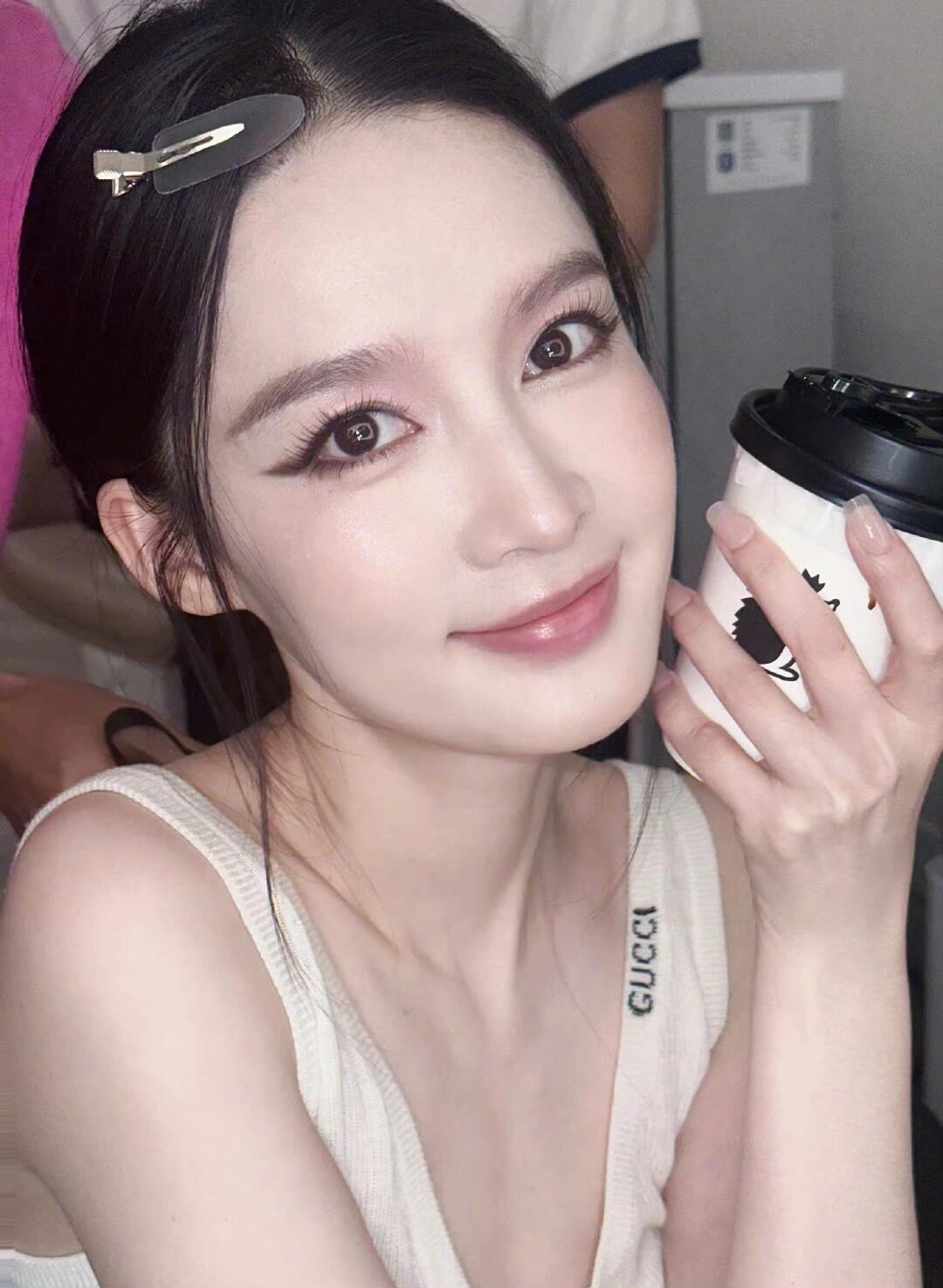 每天认识一个明星——李沁