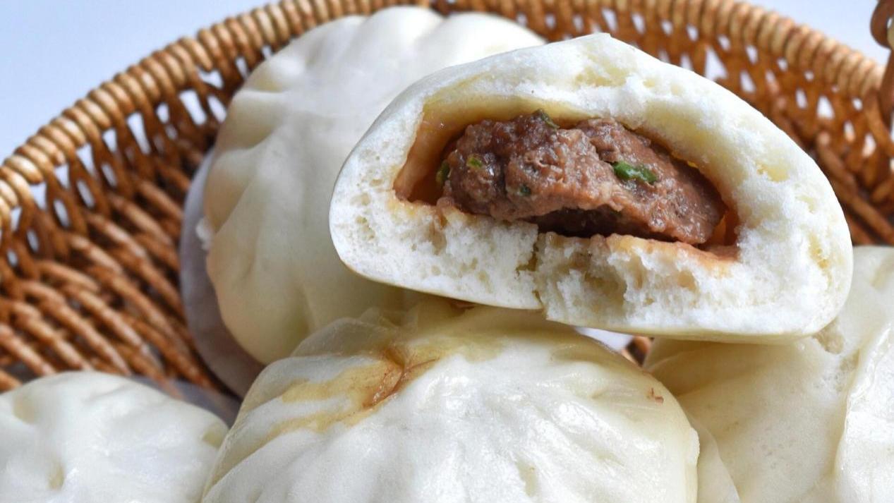 排队1个小时的鲜肉包，自己在家做的比卖的还要好吃，赶紧来做！