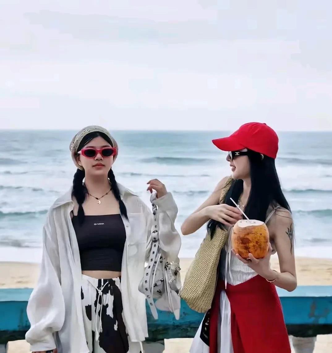 我的个神啊，薇娅直播被禁后，终于有时间陪伴孩子，家人。结果薇娅发出来的照片她女儿