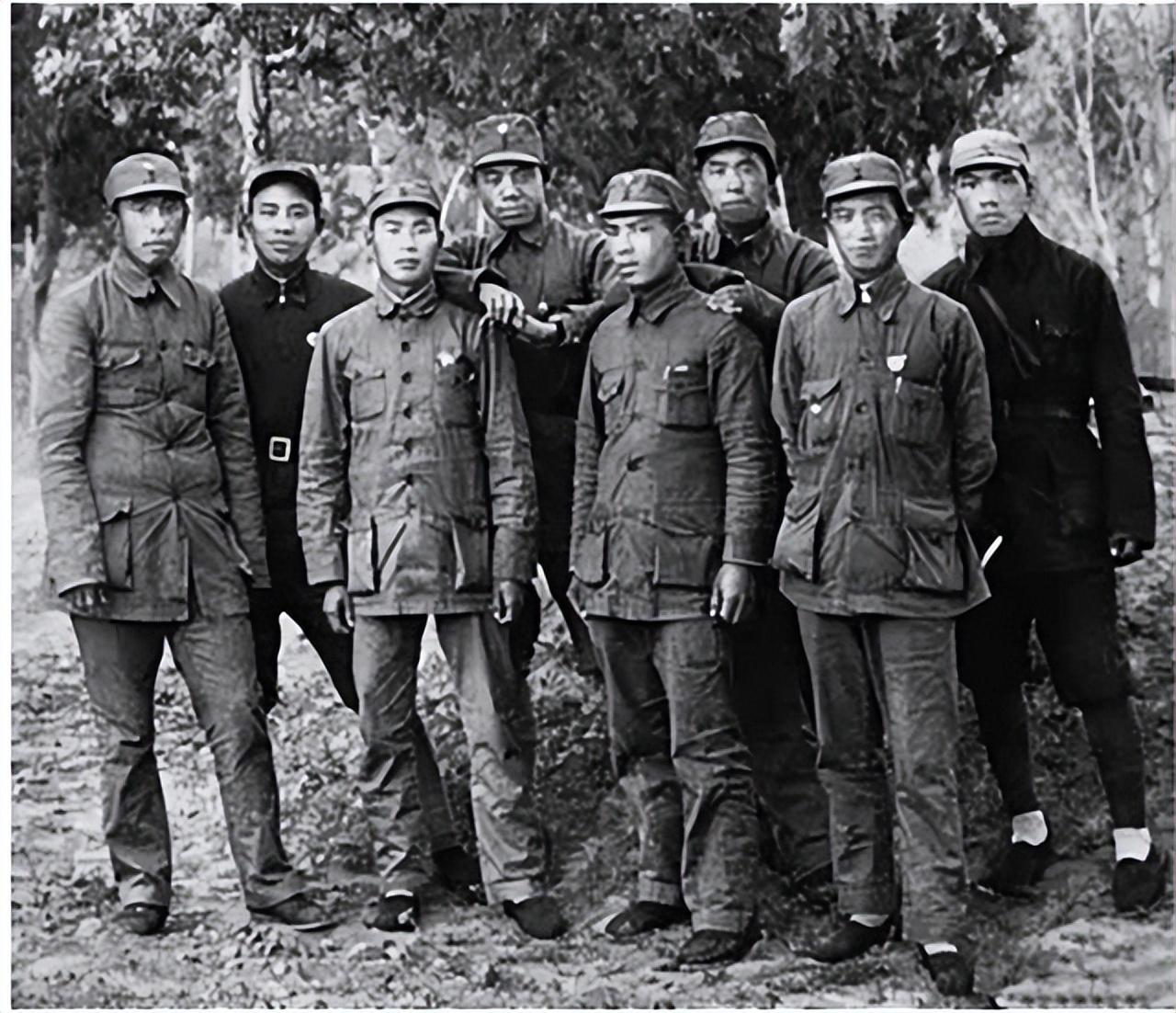 1971年，一位衣衫褴褛的老农民来到济南军区，向士兵询问：“你们的杨司令在吗？我