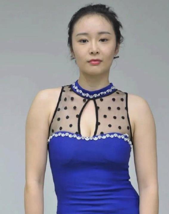 早期高叶在演艺圈默默打拼，彼时明星多依赖包装走红。她却凭扎实演技沉淀。直到《狂飙