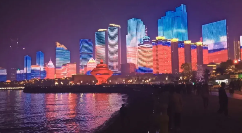 地域黑再怎么黑，也影响不了青岛是一座美丽的海滨城市，这里有舒服的海风、有最好的啤