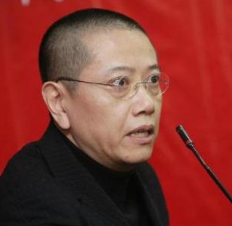 语出惊人！陈丹青曾发表惊人言论：“美国人人长着张没受过欺负的脸，在中国这样的脸难