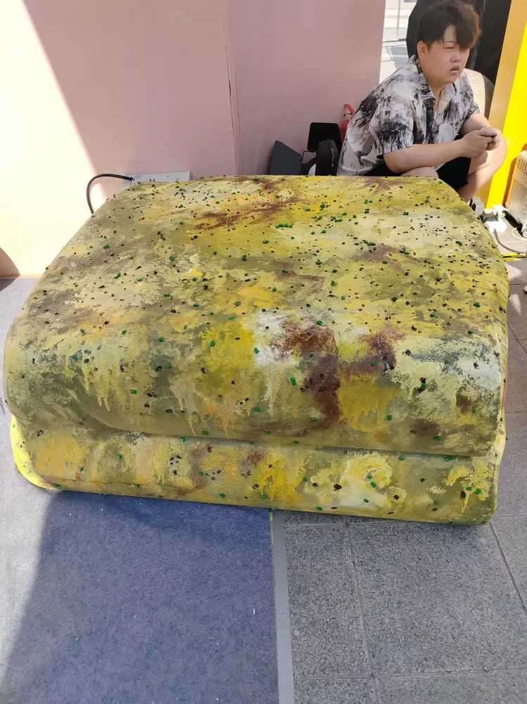 这个煎饼果子看起来真的很实在