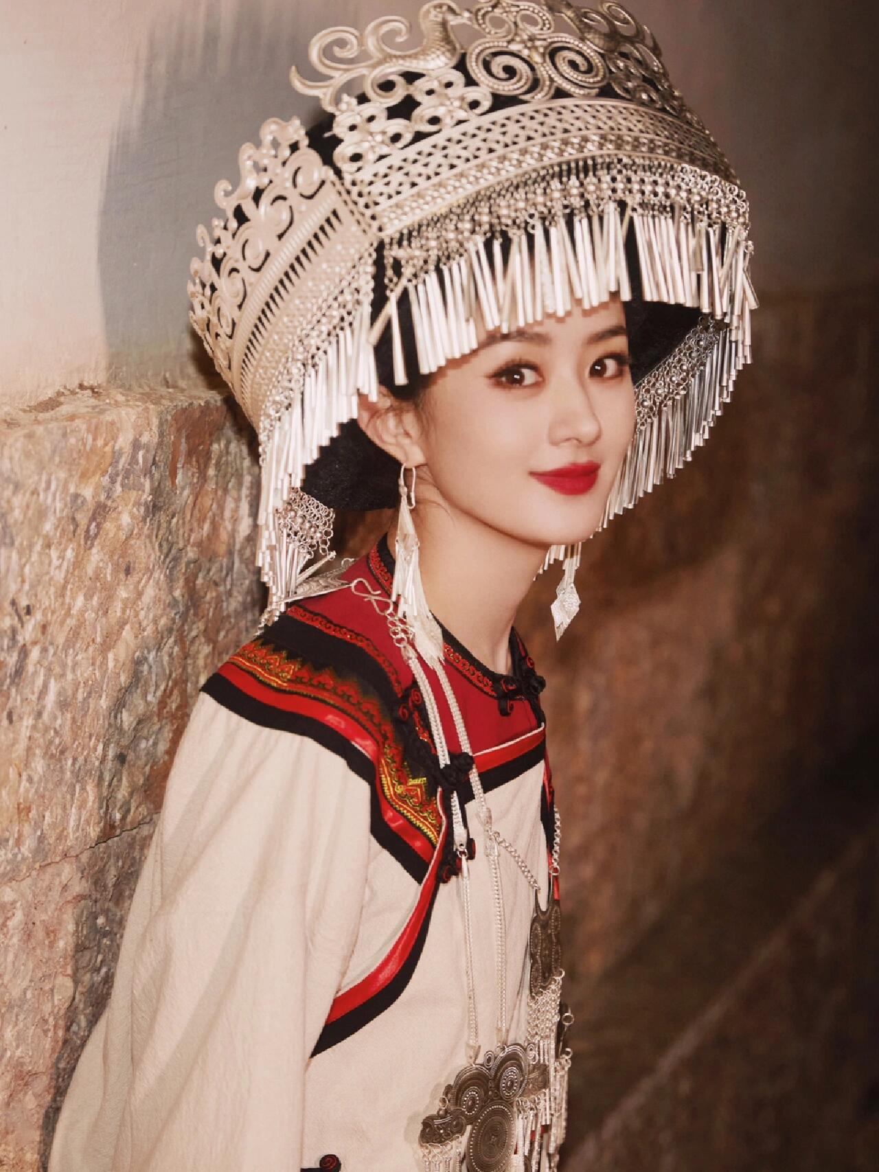 赵丽颖彝族少女写真