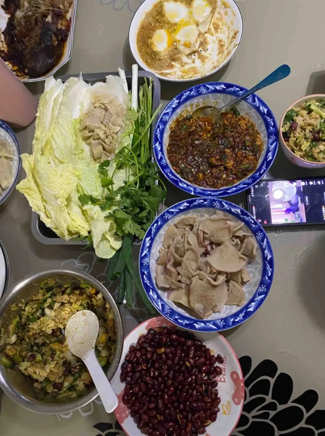 第一次去男朋友家，阿姨就准备了这些吃的！[发怒]她来句这两天过年都是大鱼大肉太油