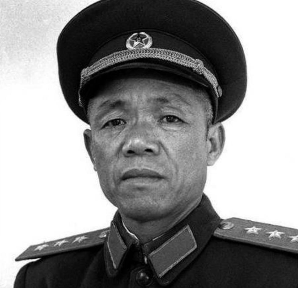 八大军区对调时，毛主席点名让韩先楚担任兰州军区司令，韩先楚却坚定地表示“我不想去