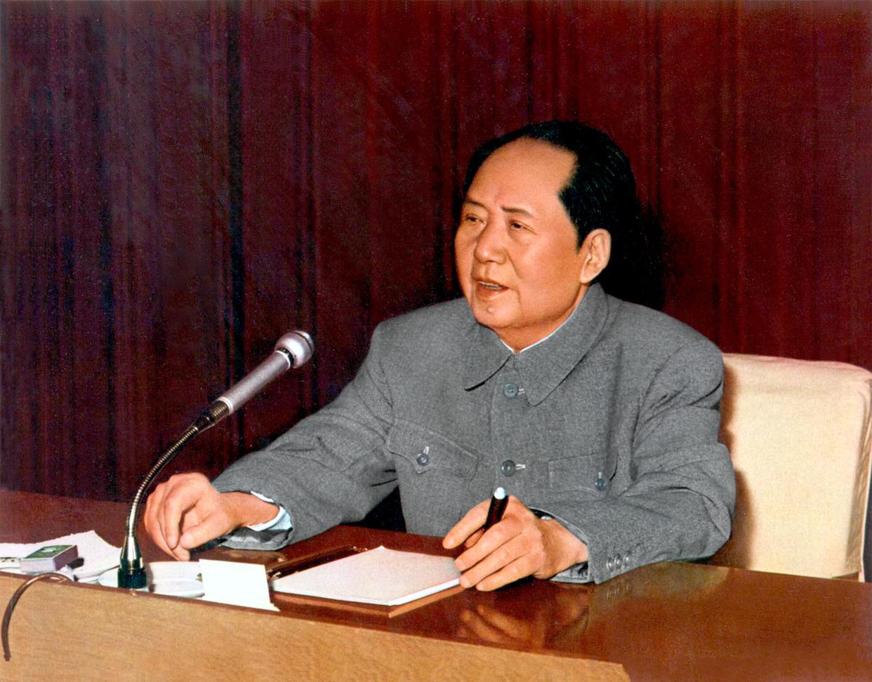 王任重垂危被揪斗，毛主席批示 “先就医”
