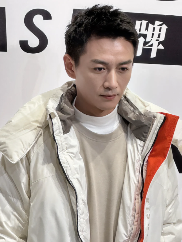 陈晓最近状态拉胯，一脸沧桑，好像心事重重