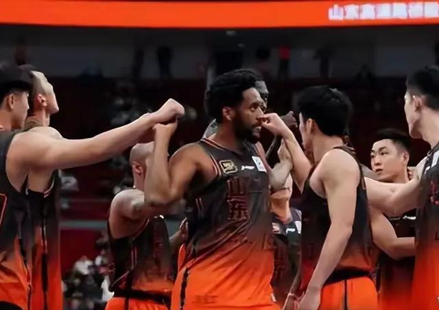 山东男篮凯旋，邱彪郭凯携手铸三赢