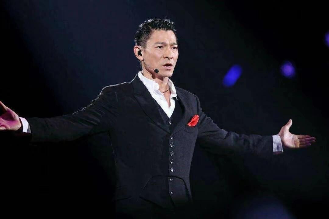 四十年的音乐传奇，不老的巨星风采