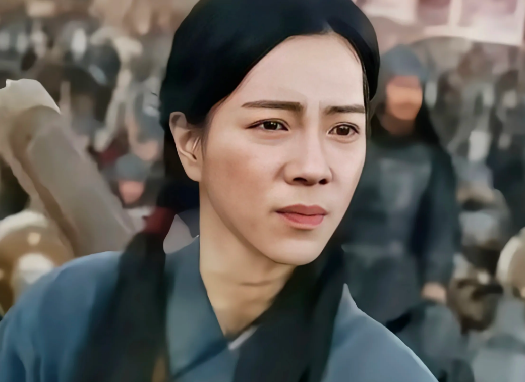 前面两个是黄蓉吗？多少人怀疑人生了？

她要是黄蓉，靖哥哥会为了她而抛弃青梅竹马