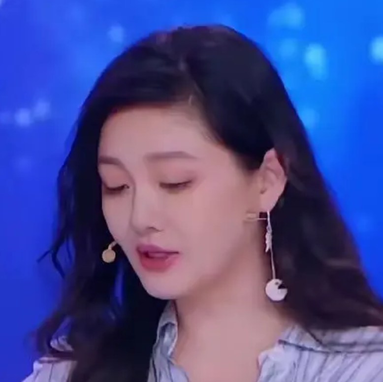 大S的中秋佳节笼罩阴霾，台北的酒店纷争与油画官司双双失利，经济压力骤增，高额的诉