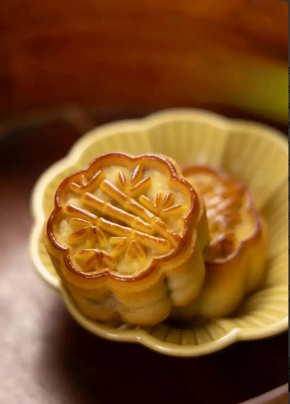 大家说，过中秋节一定要吃月饼吗？
如果为了过中秋去买月饼吃，我是不会甚至从来都不