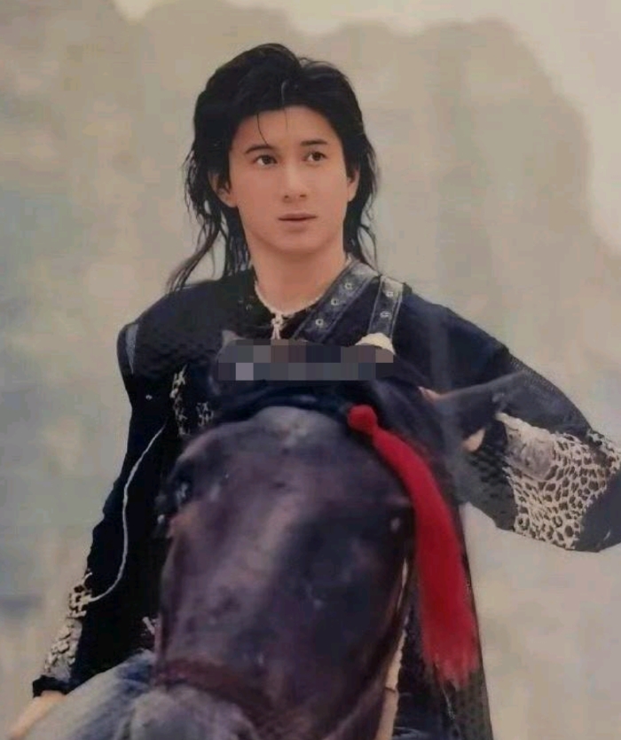 萧十一郎，胖了一圈，都认不出来了。