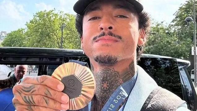 尴尬！一百枚巴黎奥运奖牌被退回，北京奥运金镶玉含金量还在上升
