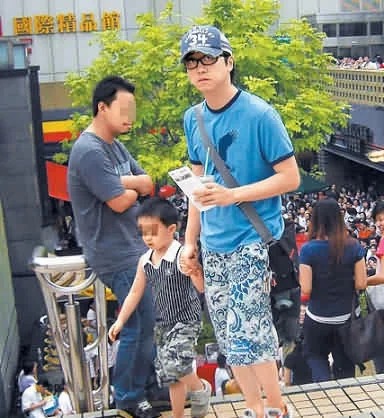 支持哈利出道❗庾澄庆也是好爸爸啊！！
庾澄庆接受采访罕见提到了哈利，他也知道蕞近