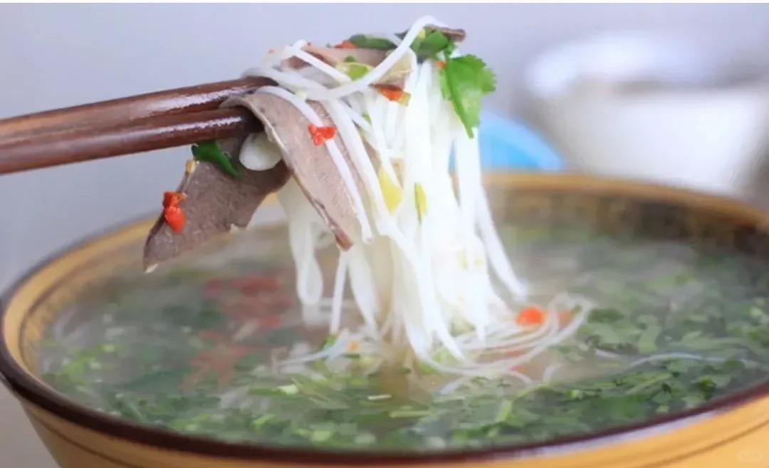 西昌美食
烧烤🐖作为最具烟火气的美食种类
每个城市都有专属“秘籍”
西昌常年在