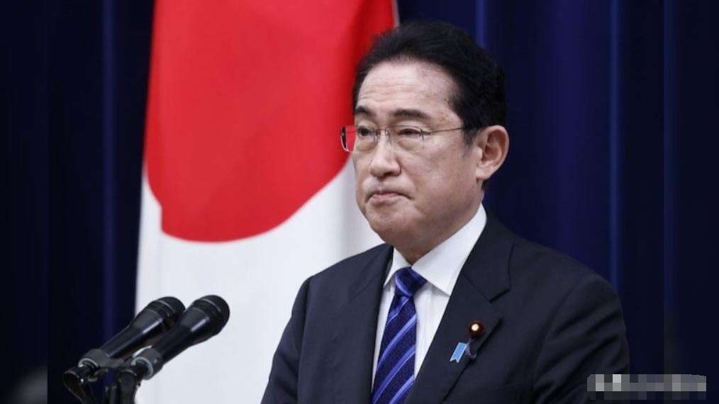 岸田文雄遭前首相逼宫，尹锡悦被20万人联名弹劾，日韩领导人下台倒计时

最近这段