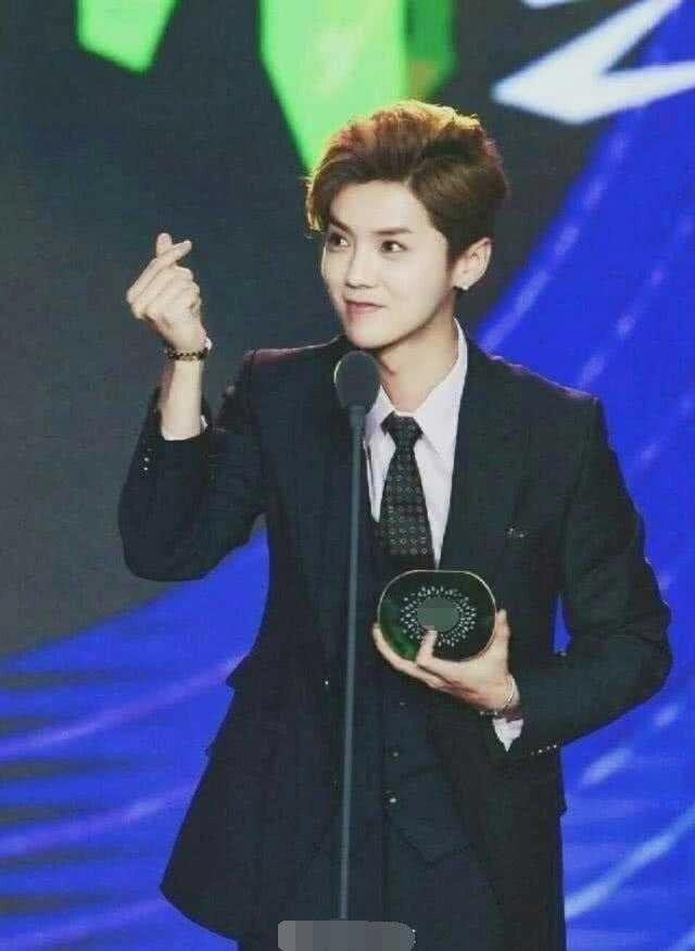 鹿晗遭狗仔爆料风波，真相究竟如何？